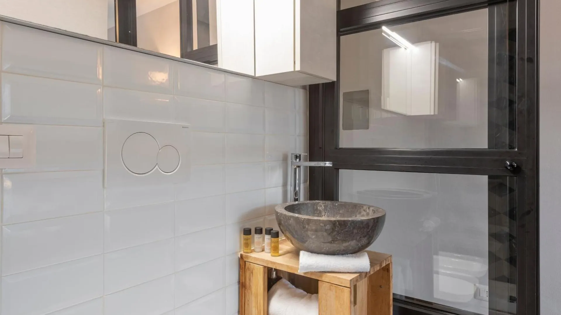 Bnbutler - Buenos Aires 49 - Lungo La Via Dello Shopping Milano 0*,